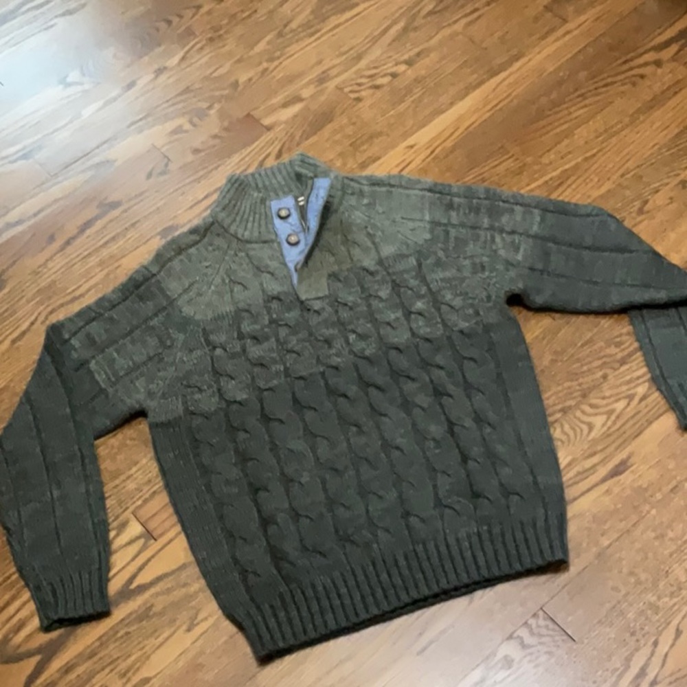 Men’s Weatherproof hunter green cable sweater. Size Large.new without tags